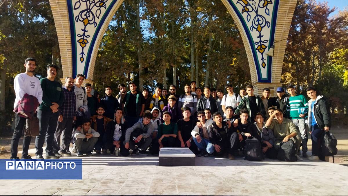 غبارروبی مزار مزار شهید دانش آموز اردوگاه شهید رجایی باغرود