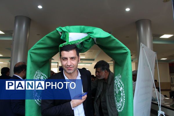 مراسم استقبال از کاروان دانش‌آموزی اعزام به حج عمره در یزد