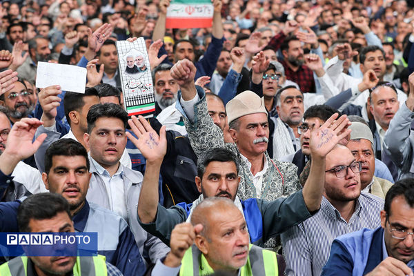 دیدار هزاران نفر از کارگران سراسر کشور با رهبر انقلاب