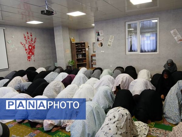 نماز جماعت به امامت امام جمعه‌‌‌ی موقت میناب