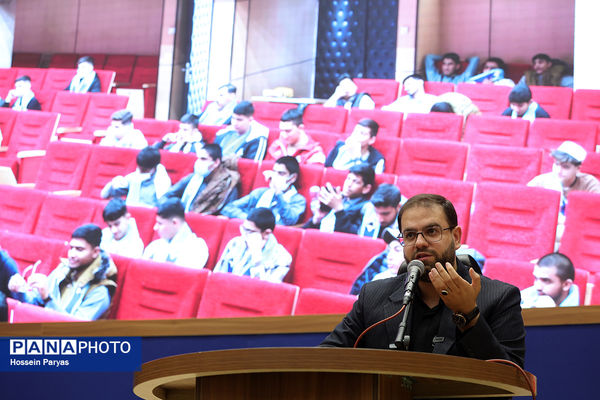 مراسم آموزش کاروان‌های عمره دانش‌آموزی به دانش‌آموزان عازم سرزمین وحی