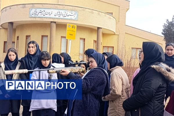 اردوی دانش‌آموزی تمشک مدارس دخترانه انصار و بعثت در زنجان