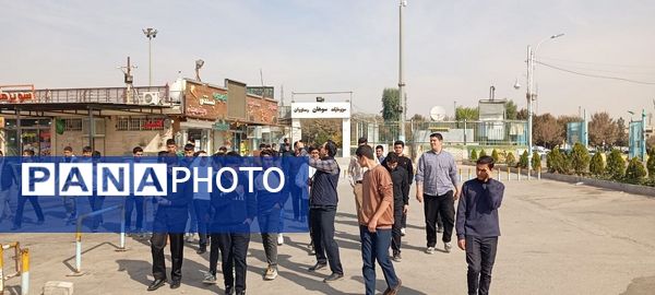 اعزام تیم اردویی دانش‌آموزان برگزیده نمونه دولتی معلم ساوجبلاغ به حرم مطهر حضرت معصومه (س) در قم 