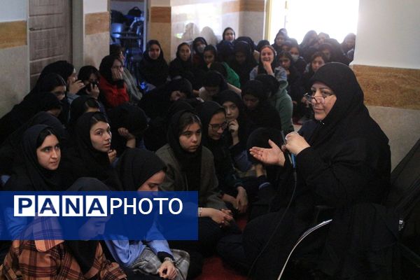 آوای غریب مهتاب؛ مرثیه‌ای برای بضعه الرسول در دبیرستان‌ولایت بهارستان‌دو