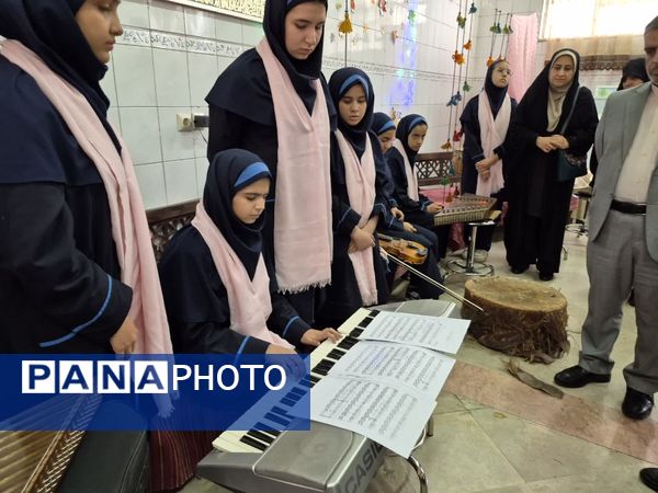 هفته ماها، فرصتی برای درخشش استعدادهای هنری دانش‌آموزان دبیرستان شهید همت