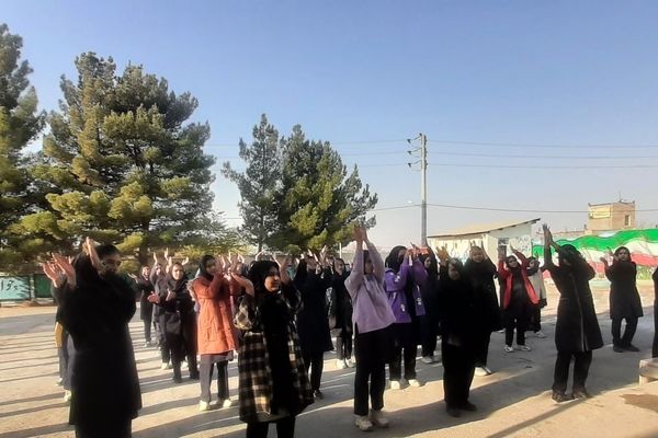 صبحگاه دبیرستان دخترانه دوره اول پروین اعتصامی  روستای انداد