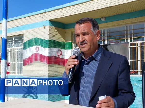 نواخته شدن زنگ پدافند غیرعامل در مدرسه شهید دستغیب مروست