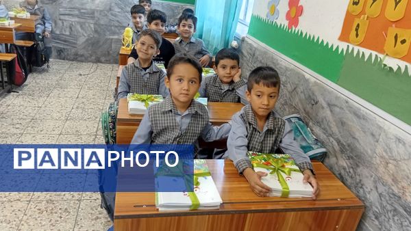 آغاز سال تحصیلی با جشن شکوفه‌ها در دبستان دکتر علی شریعتی 