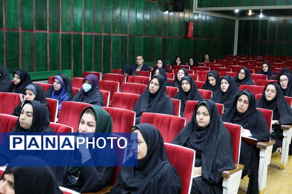 دیدار مدیرکل مدارس غیر دولتی وزارت آموزش و پرورش با مسئولان مدارس غیر دولتی استان یزد