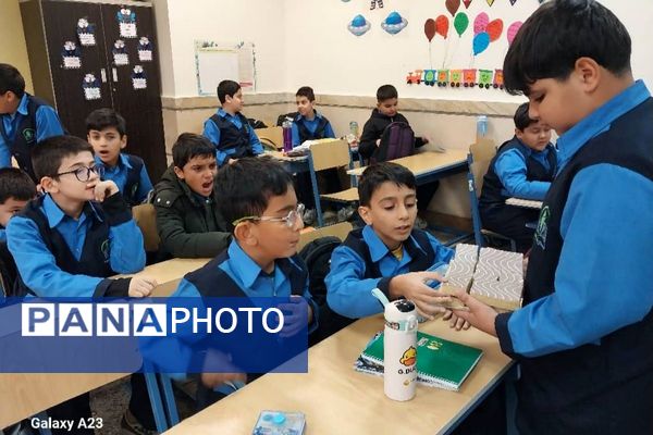 برپایی ایستگاه صلواتی در دبستان فرشچی اسلامشهر