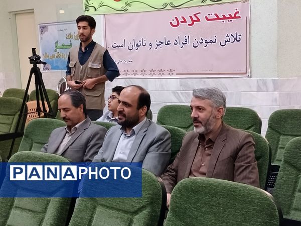 بازدید مدیرکل آموزش و پرورش استان مرکزی از اردوگاه امام خمینی(ره)