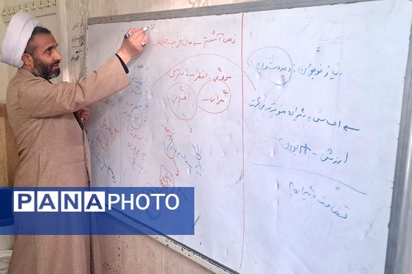 نشست تخصصی نماز در مدارس کهریزک 