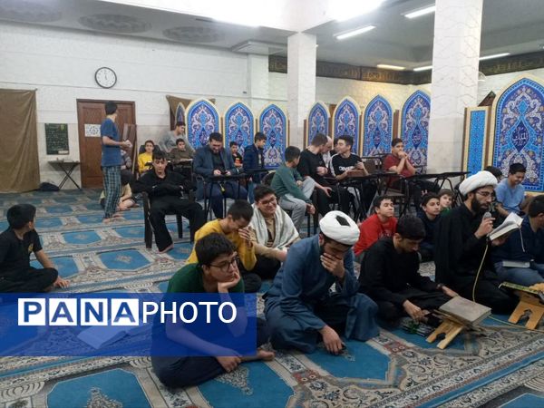 حضور پر شور دانش‌آموزان تهرانی در مراسم معنوی اعتکاف