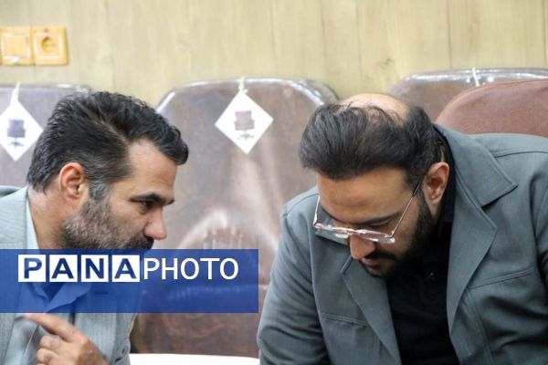 نشست نخبگان استان یزد با مسئول جهاد تبیین کشور