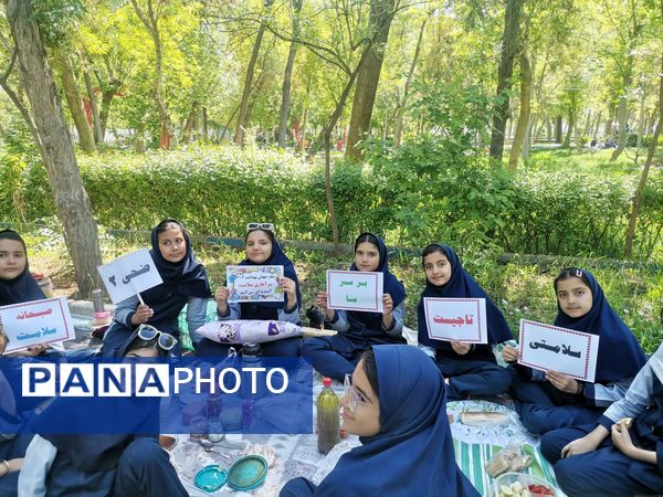 اردوی صبحانه سلامت مدرسه دخترانه ضحی۲ در پارک جنگلی شیروان