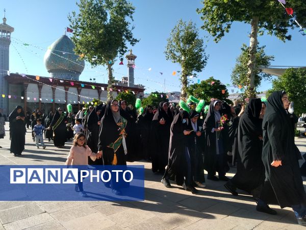 شادپیمایی و تجمع بزرگ دختران فاطمی در سومین حرم اهل بیت(ع)
