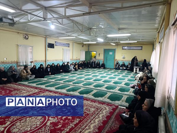 جلسه آموزش خانواده در دبیرستان میرزا جعفر سروقد مشهد مقدس 