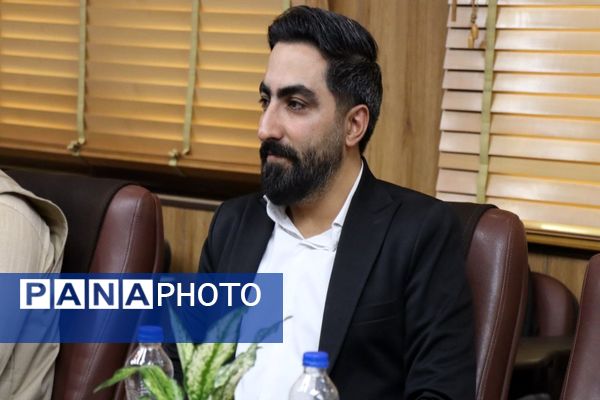 نشست صمیمانه شهردار پاکدشت با خبرنگاران و اصحاب رسانه