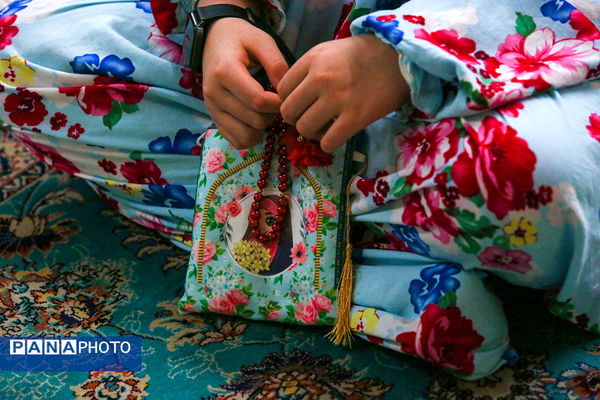 اعتکاف دانش‌آموزی در مسجد چهارده معصوم (ع)