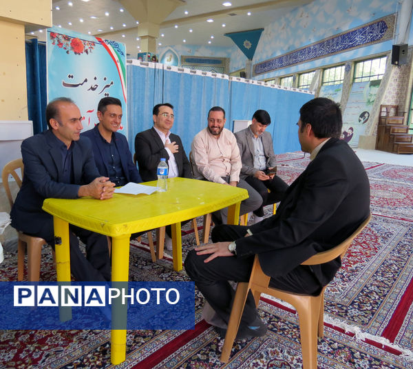 برپایی میز خدمت آموزش و پرورش خراسان شمالی