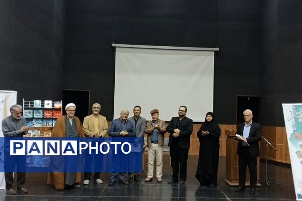 رونمایی از ۲۱ اثر تازه؛ پاسداشت نویسندگان در اداره فرهنگ و ارشاد قدس