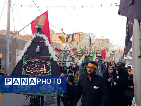 اجتماع بزرگ نوجوانان حسینی در دسته عزای احلی من العسل در کاشان