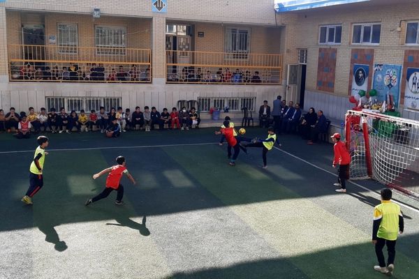 خاطرات اکبرپور؛ ‌‌شور و هیجان فوتبال مدرسه‌ای از ذهنم پاک نمی‌شود/ با کریم باقری و ستار همدانی هم‌شاگردی بودیم