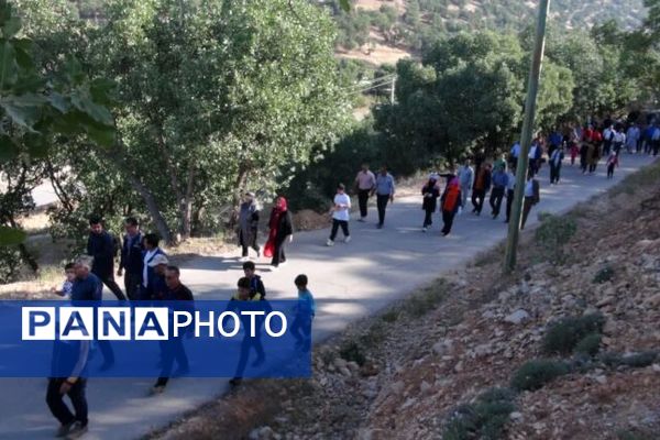  همایش پیاده‌روی خانوادگی در یاسوج  به‌مناسبت روز جهانی محیط زیست