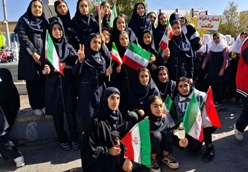 ۱۳ آبان؛ روز همبستگی دانش‌آموزان بروجنی با آرمان‌های انقلاب