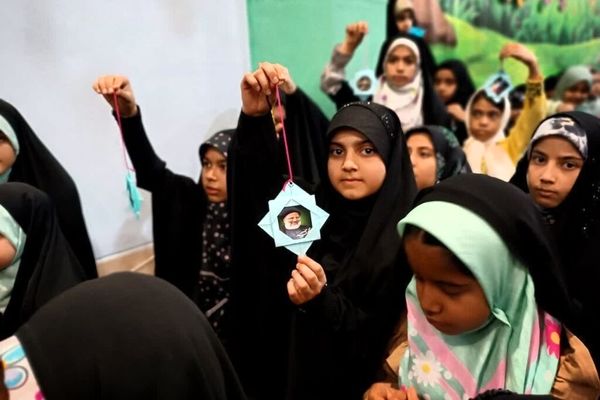 گرامی‌داشت یاد شهدای خدمت با حضور دختران نوجوان هیات «زیر گنبد طلا»
