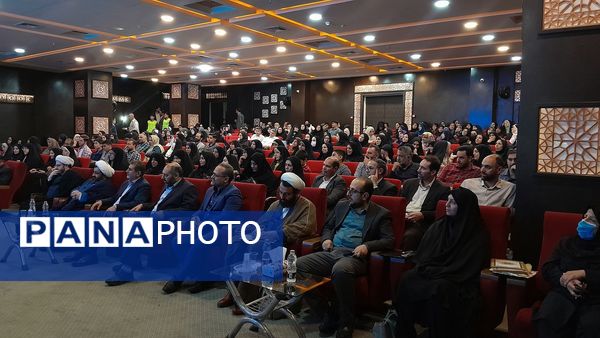 اختتامیه ششمین اجلاسیه نماز  در آستان امامزاده طاهر (ع) کرج