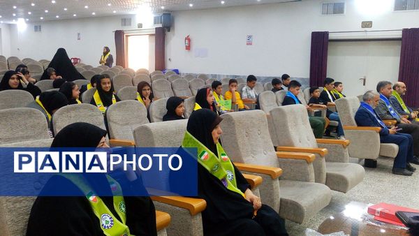 سازمان دانش آموزی خلیل‌آباد برای خبرنگاران پانا سنگ تمام گذاشت
