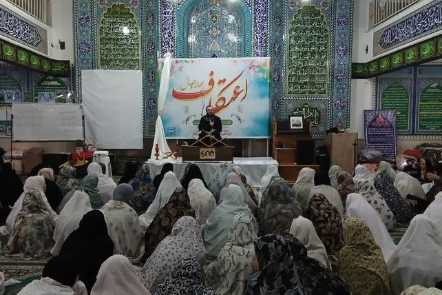 شور معنوی اعتکاف دانش‌آموزی در دامغان