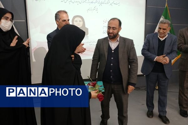 آیین تکریم و تجلیل از پژوهشگران برتر ناحیه۶