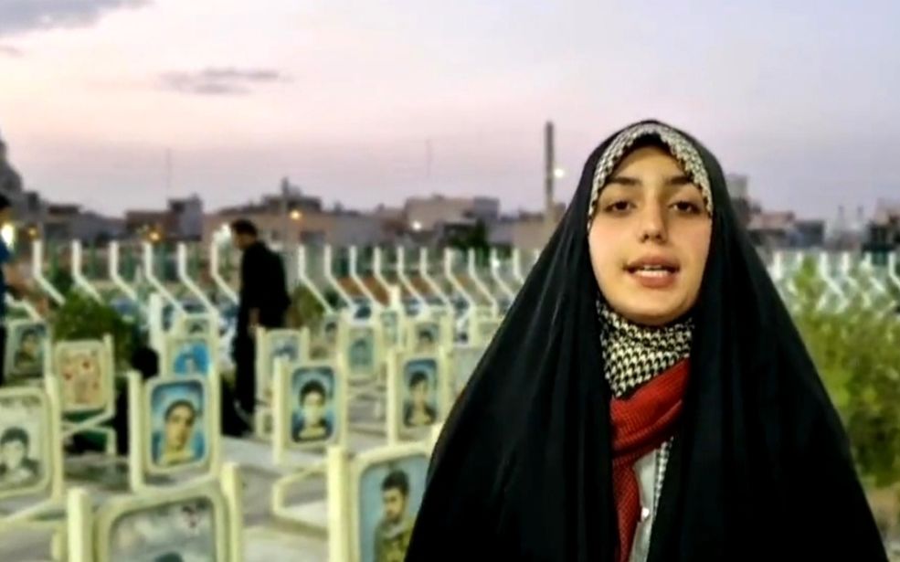 هم‌صدایی دانش آموز خبرنگاران پانای اصفهان در گلستان شهدا؛"ایران پاینده و پیروز"


