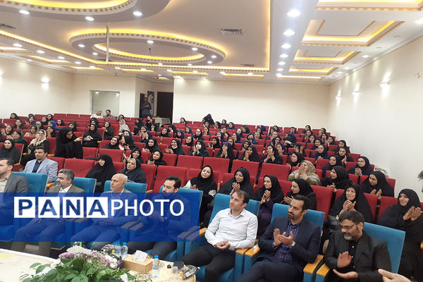 مراسم تجلیل از پذیرفته شدگان کنکور سراسری ۱۴۰۳ آموزشگاه نمونه دولتی سمیه شهرستان پیشوا