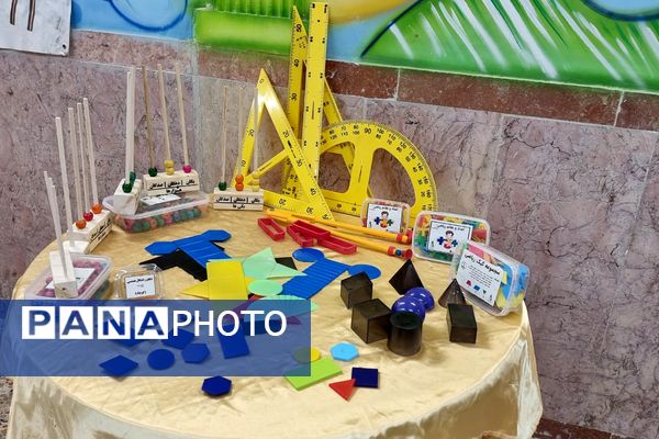 برپایی نمایشگاه صنایع آموزشی و فناوری‌های نوین در دبستان علوی 
