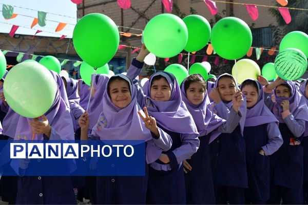 جشن میلاد حضرت زینب(س) با حضور مادر پرستار در دبستان علویان بهارستاندو