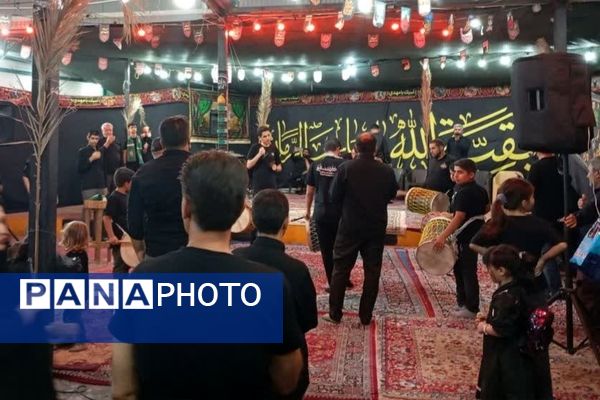 باعشق امام حسین (ع) خدمت می‌کنم