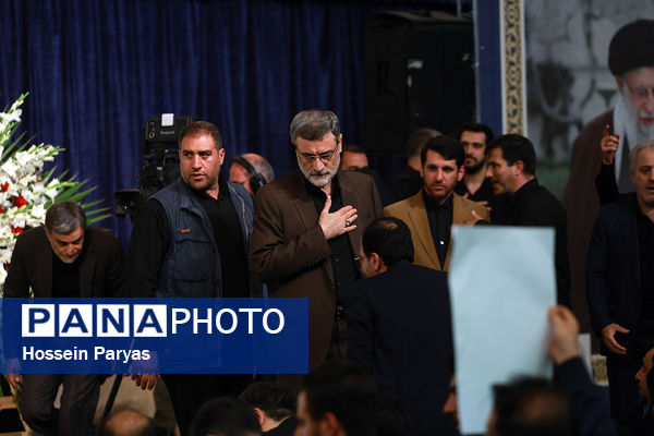 مراسم وداع با پیکر شهدای خدمت در مصلی تهران
