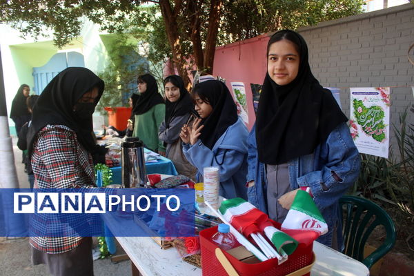 جشن دهه فجر انقلاب اسلامی در دبیرستان رضوان شهرستان بوشهر