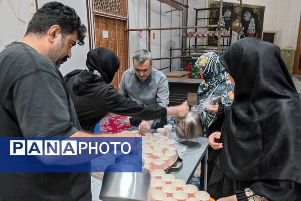 برگزاری سفره افطاری به مناسبت ماه مبارک رمضان در مدارس ناحیه دو شهرری 