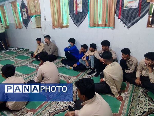 آموزش پیشگیری‌های اجتماعی در دبیرستان پسرانه جزیره بوموسی 