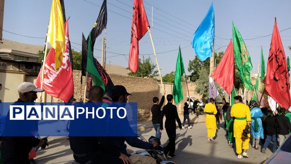 علم‌ گردانی آیین‌ هر ساله‌ شهر وردنجان