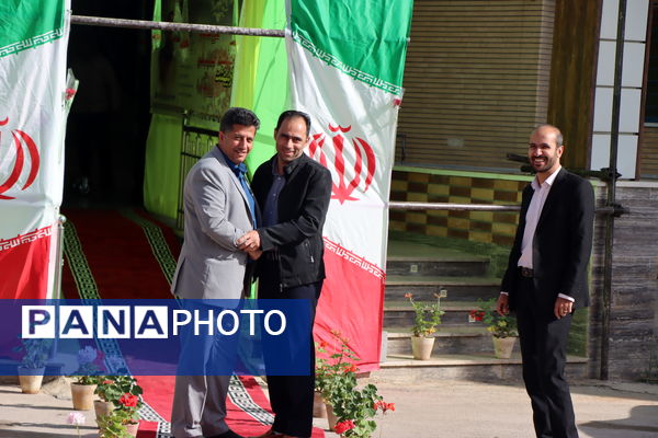 تجلیل از معلمان، سرمایه‌های گران بازار علم