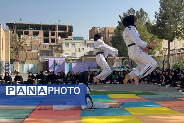 از حرکات رزمی دانش‌آموزان تا طناب‌کشی معلمان، المپیاد ورزشی مدرسه حکمت بهارستان‌دو