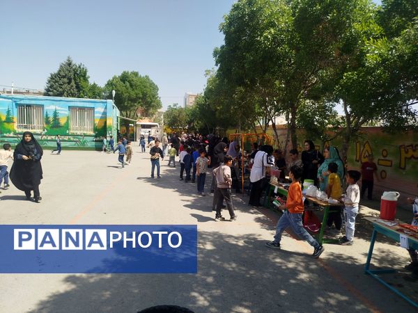 برگزاری بازارچه درون مدرسه‌ای در دبستان مبین شیروان