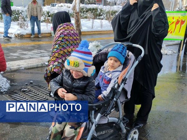 مردم مشهد در ۲۲ بهمن حماسه‌ای دیگر آفریدند