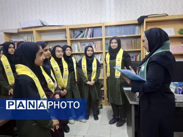 بازدید مدرسان کشوری سازمان دانش‌آموزی از دبیرستان تمام تشکیلاتی عفت