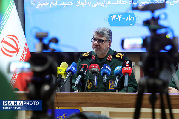 نشست خبری سردار سرتیپ دوم پاسدار هادی ملانوری، فرمانده سپاه حفاظت هواپیمایی